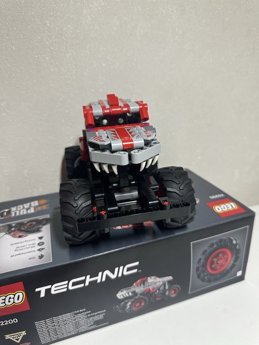 Lego Technic monster truck