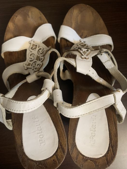 Кожаные босоножки