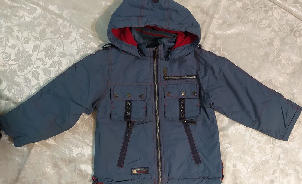 Куртка и новые плавки на мальчика