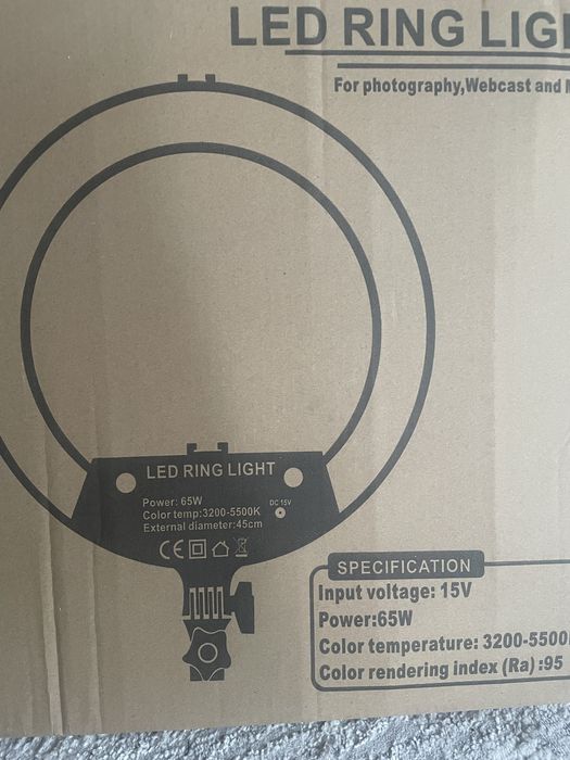 Продаю кольцевую лампу