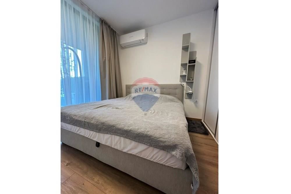 Продава се Двустаен апартамент в к.к. Св.Св. Константин и Елена - 65 кв.м за 4000 €/кв.м - Снимка #2