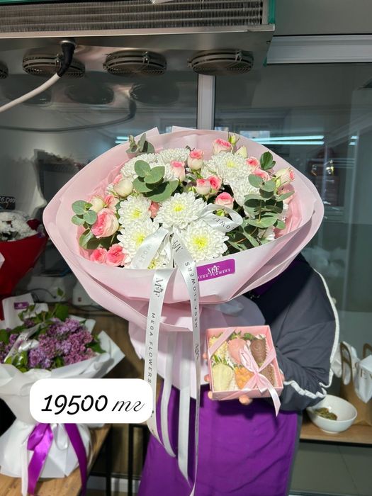 Цветы + клубника в шоколаде Комбо 2в1