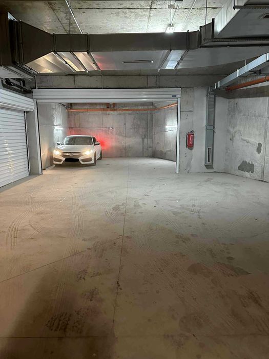 Дава се под наем Гараж / Паркомясто в София, Овча купел 2 - 40 кв.м за 153 € - Снимка #2