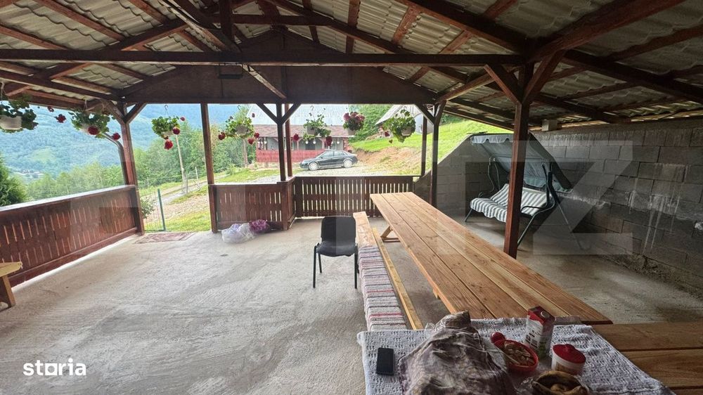 Casa cu teren de 2330 mp, anexa de 15 mp, zona Muntele Rece