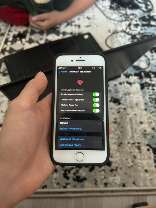 iPhone 7  32  GB