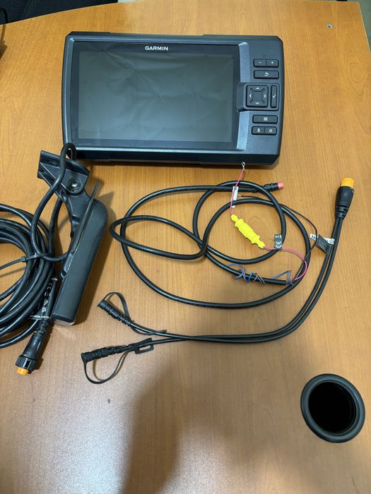 Продам эхолот Garmin Striker  9 SV