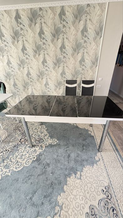 Стол кухины с стулями