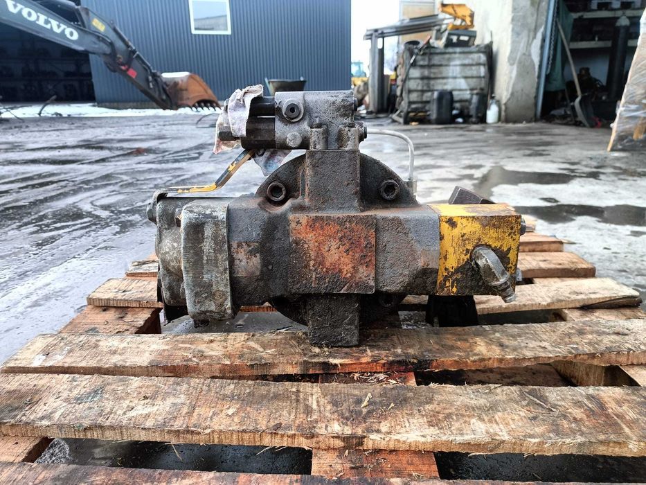 Pompa hidraulica buldoexcavator Caterpillar 428 B