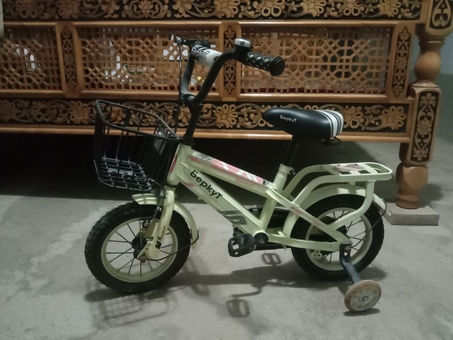 Detskiy velosipedi sotiladi.