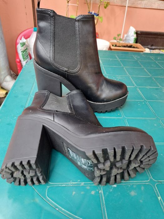 Botine/ ghete negre noi