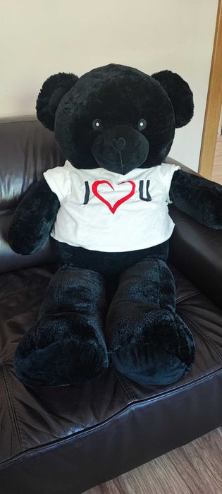 Продавам голям плюшен мечо