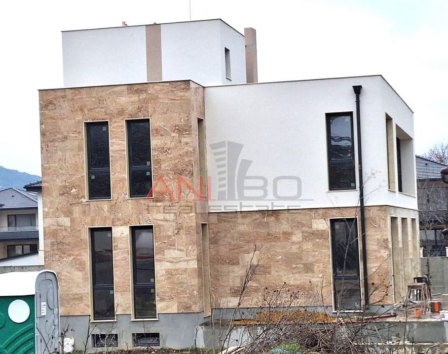 Къща в Варна-м-т Траката площ 360 цена 502499