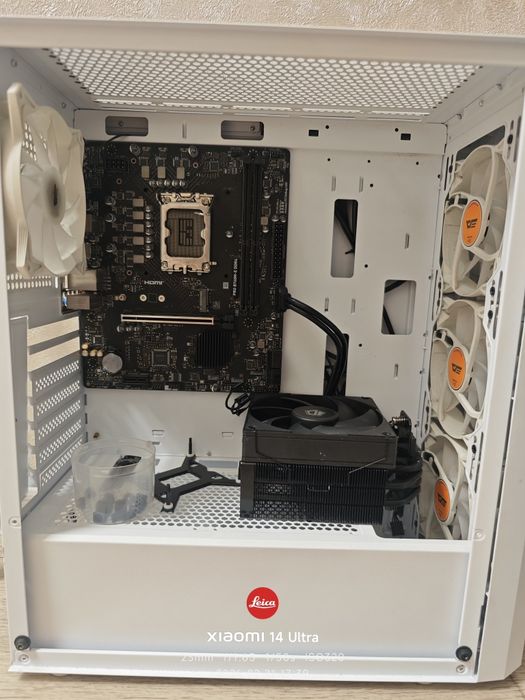 Продам материнскую плату MSI B-760M-E, с кулером
