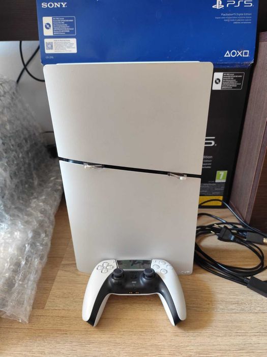 PS5 + FC26 в безупречно състояние