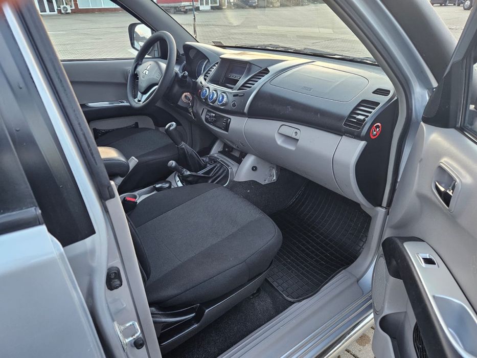 Vand Mitsubishi L200 cu anul de fabricatie 2009