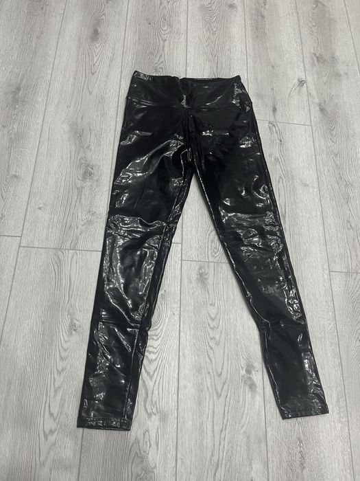 Дамски дънки и панталони