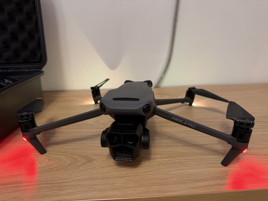 DJI Mavic 3 PRO  Fly More Combo RC Pro