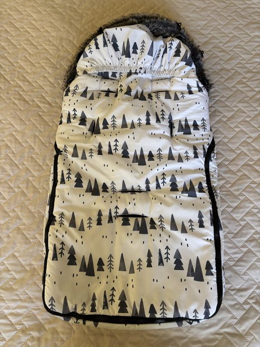 Зимен чувал за бебешка количка