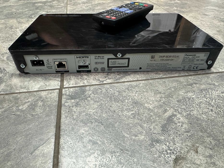 Smart Network Blu-ray Disc™/ DVD Player Panasonic DMP-BD81