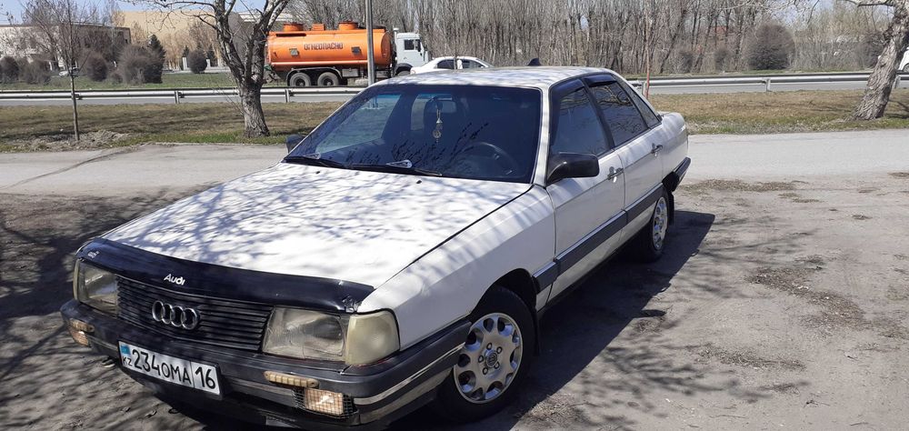 Продам Audi 100 C3