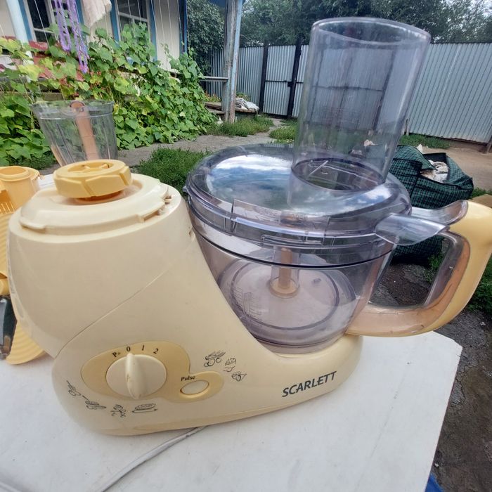 Продам кухонный  комбайн  на запчасти