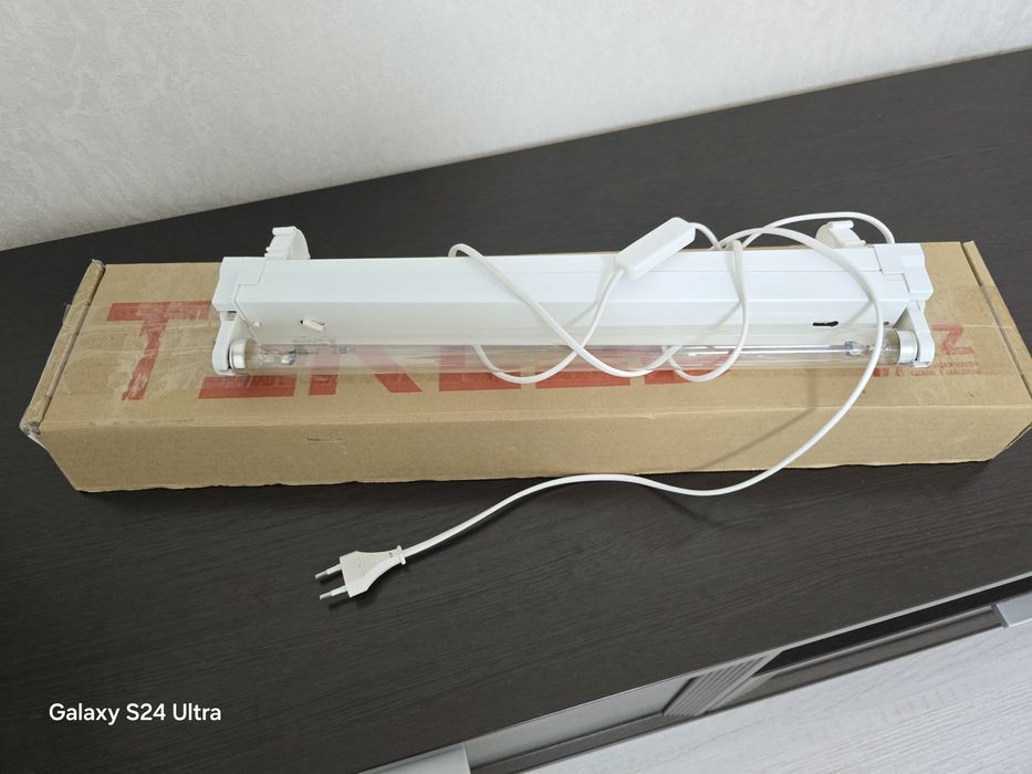 Кварцовая лампа для дома и помещение.