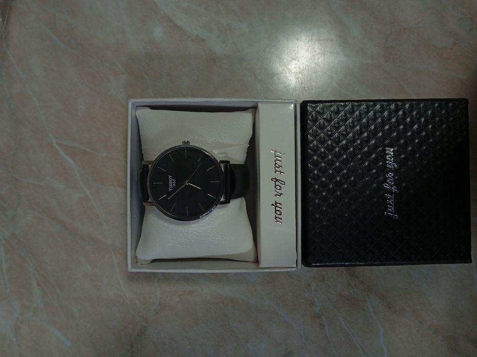 продаю часы мужские