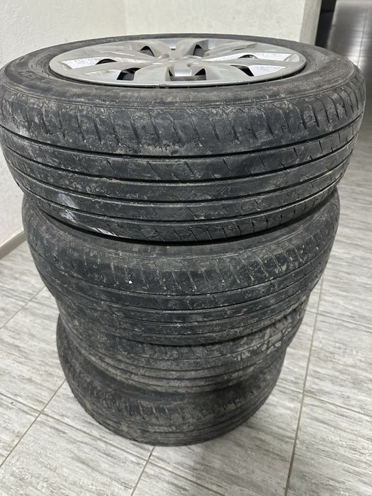 Продам шины с дисками от хундай