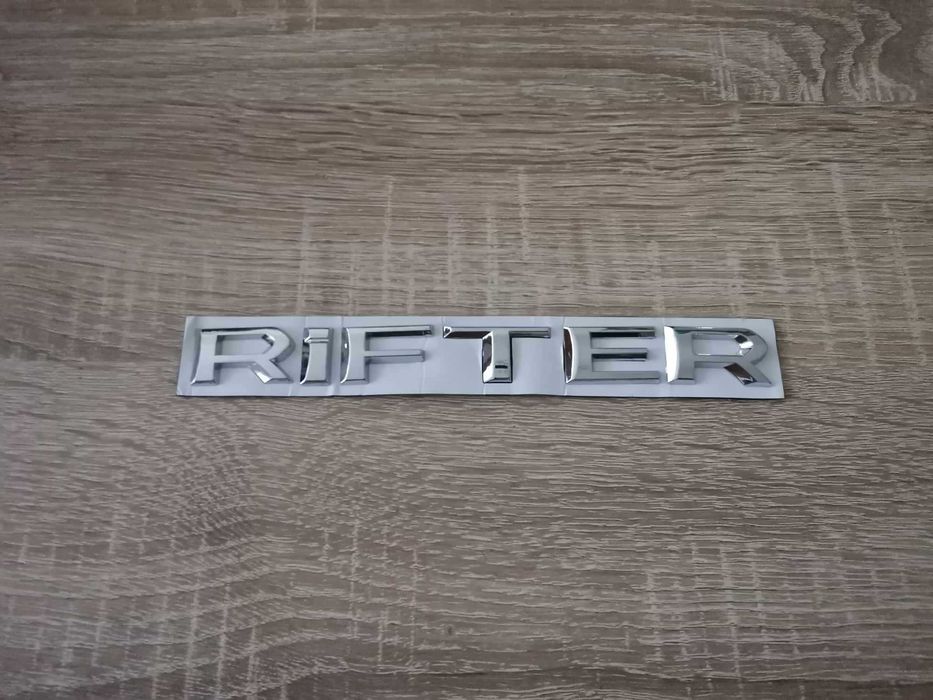 Емблема надпис лого Пежо Peugeot Rifter