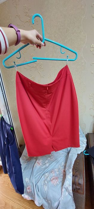 Юбка красная офисная
