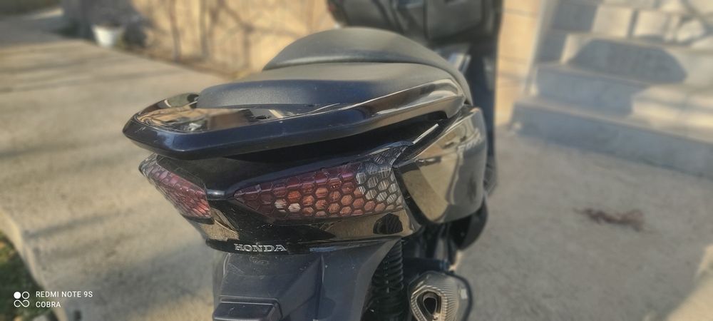 Продавам Хонда Форца