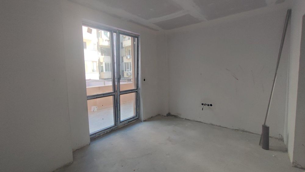 Продава се Тристаен апартамент в Варна, Лятно кино Тракия - 112 кв.м за 2036 €/кв.м - Снимка #5