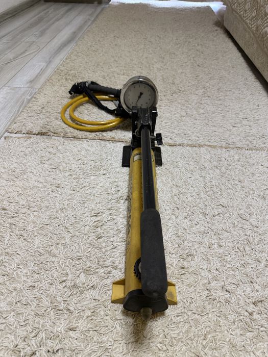 Продам гидравлический насос