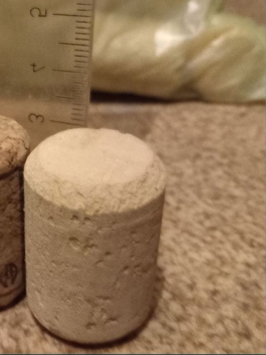 НОВИ Коркови тапи, неизползвани, около 1500 бр