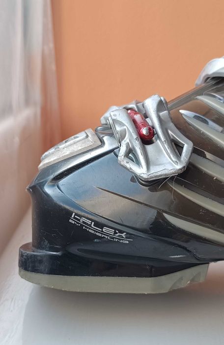 Обувки за ски Atomic T2 hawx 100 номер 41 има вградена система Recco