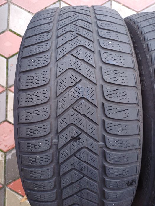 Vand 4 anvelope de iarna 255 45 r19 PIRELLI  din 2020