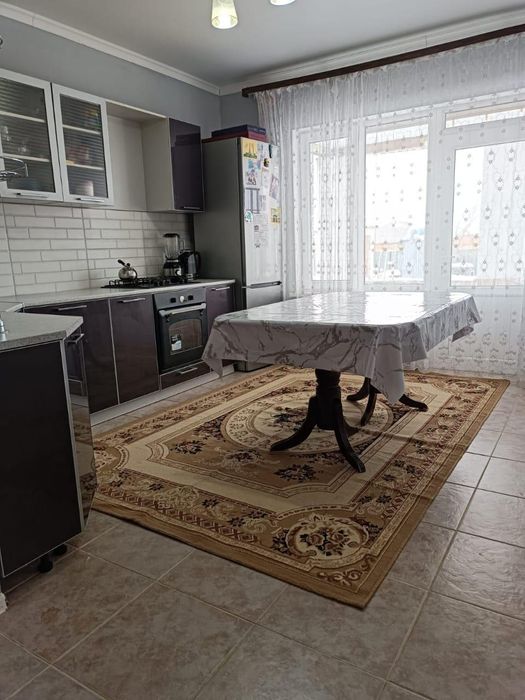 Продается дом 10 комнат 240 м