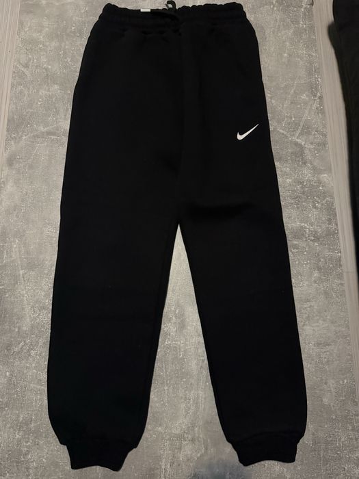 Продавам панталони