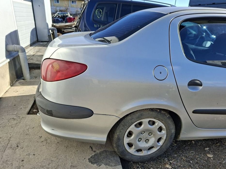 Aripa dreapta spate Peugeot 206 2007 sedan 1.4i KFW