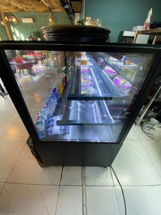 Не дорого продам витрину холодильник!