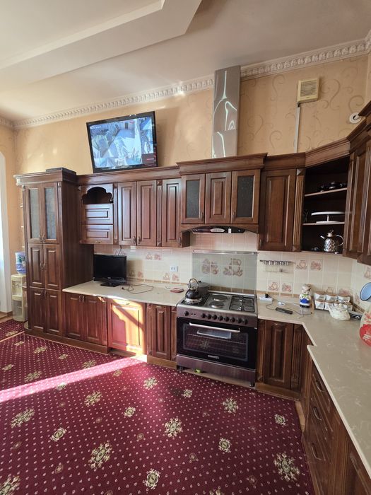 Дурмон махалласида 11 хона 14 сотихли  евроуй сотилади.