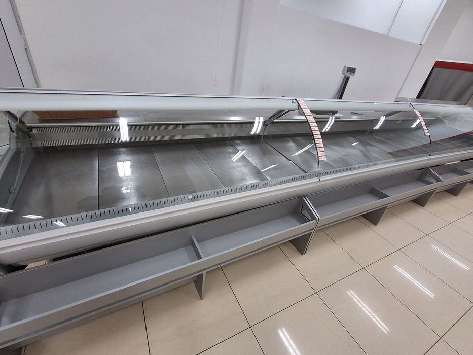 Витриный холодильник