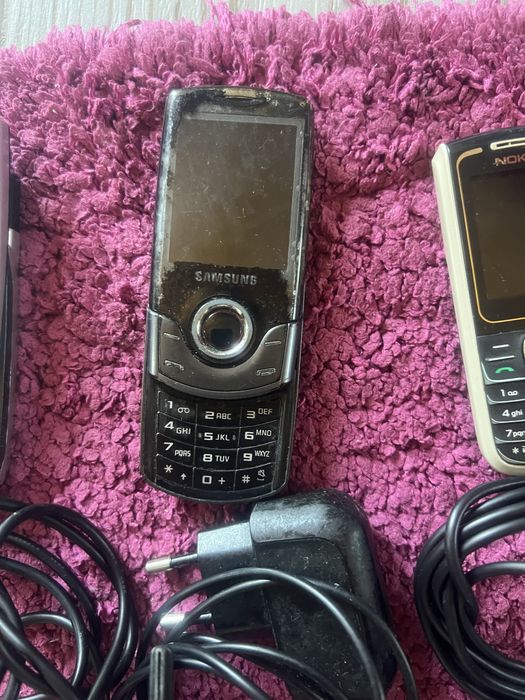 Lot 6 telefoane.