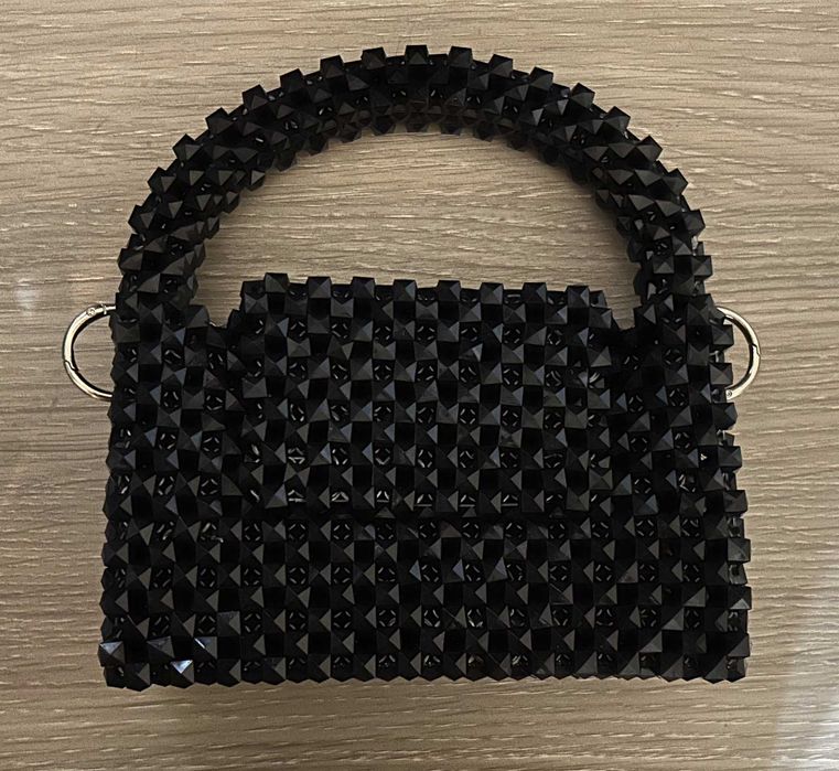 Плетенная сумочка из бусин