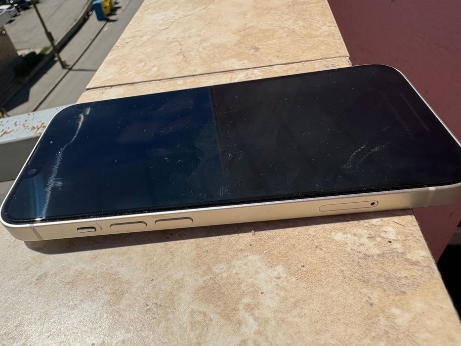 Телефон iPhone 14