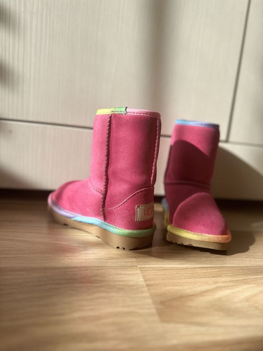 Cizmulite UGG  originale 2 3 ani