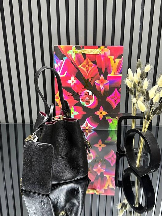 Дамска черна чанта Louis Vuitton