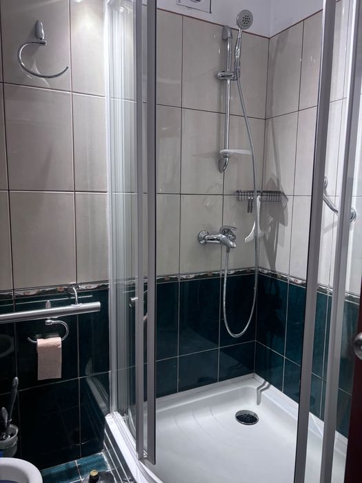 Inchiriez apartament 3 camere si garaj in Drumul Taberei