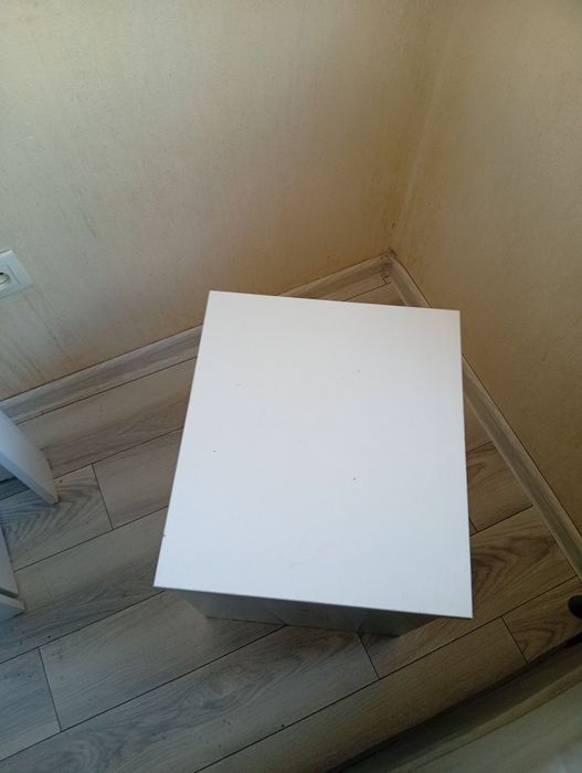 стол и стулья в комплекте