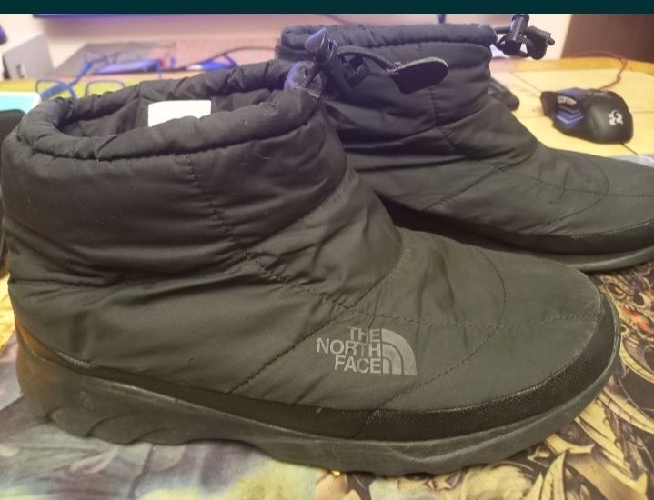 Кроссы The North Face 43 р.